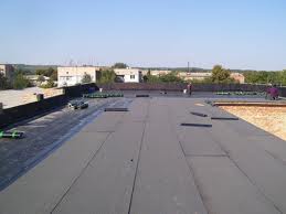 В Симферополе к началу холодов завершат ремонт кровель