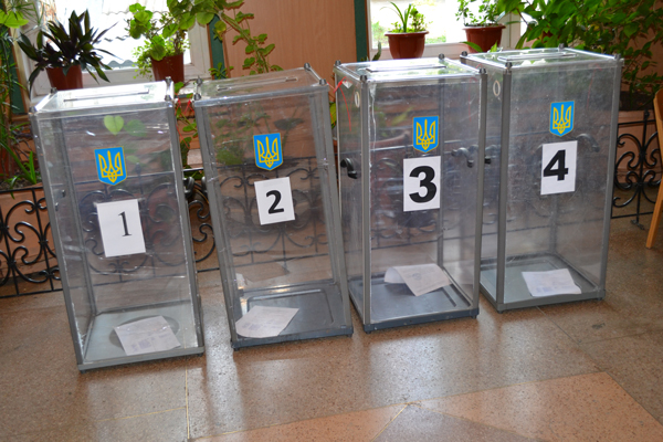 В Симферополе проходит голосование на промежуточных выборах депутатов горсовета выборы, В Симферополе проходит голосование на промежуточных выборах депутатов горсовета