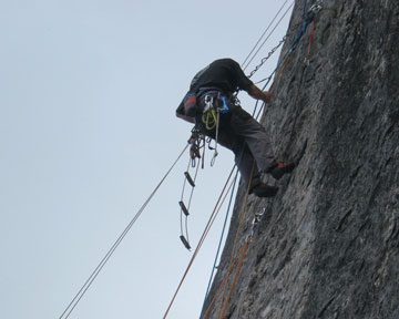 Севастопольские горноспасатели сняли с горы туристов из Литвы Происшествие, Севастопольские горноспасатели сняли с горы туристов из Литвы