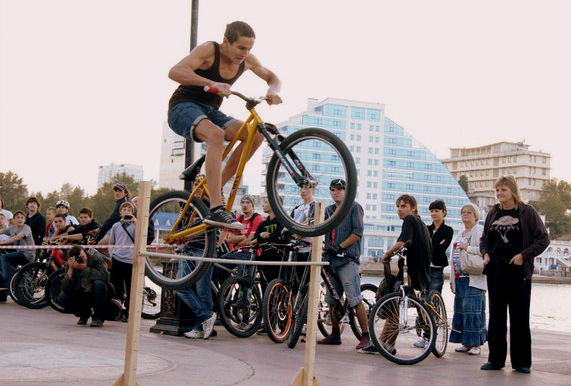 В Севастополе велошоу собрало больше 100 участников велосипед, В Севастополе велошоу собрало больше 100 участников