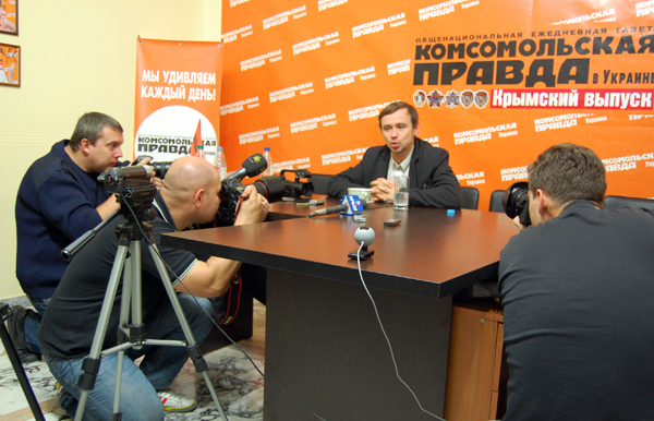 Концерт, Музыканта Дельфина вдохновляют на написание стихов рассветы в Крыму