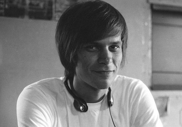 Памятник, В Севастополе собираются поставить памятник парню, спасшему детей