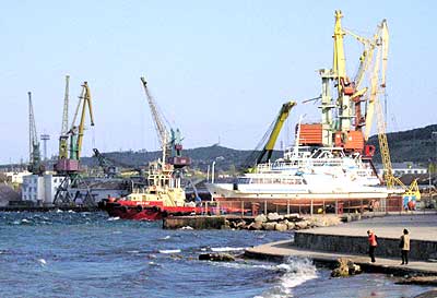 На реконструкцию причала в порту Феодосии выделят 136 млн. грн. На реконструкцию причала в порту Феодосии выделят 136 млн. грн.