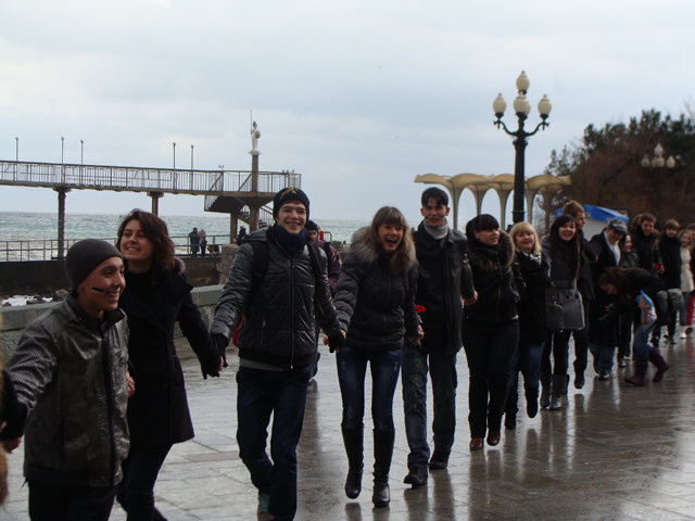 В Ялте проведут акцию «Живая цепь» В Ялте проведут акцию «Живая цепь»