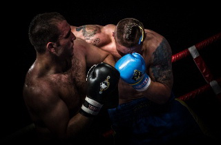 Усик, Крымский боксер продолжает беспроигрышную серию в мировом чемпионате