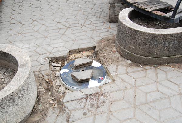 сквер Республики, Фонари с улицы Пушкина в Симферополе перенесли в новый сквер