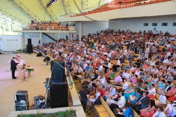 В Судаке открылась юбилейная библиотечная конференция В Судаке открылась юбилейная библиотечная конференция