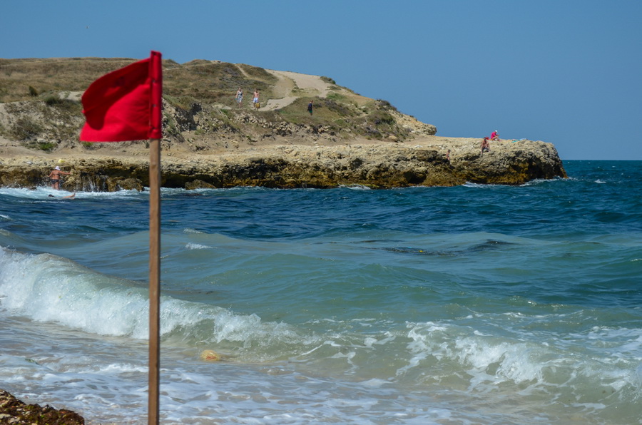 На Херсонесе проводят научные исследования берега