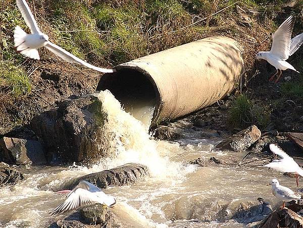 В Орджоникидзе курортный сезон портят постоянные порывы канализации канализационно-очистные сооружения, В Орджоникидзе курортный сезон портят постоянные порывы канализации