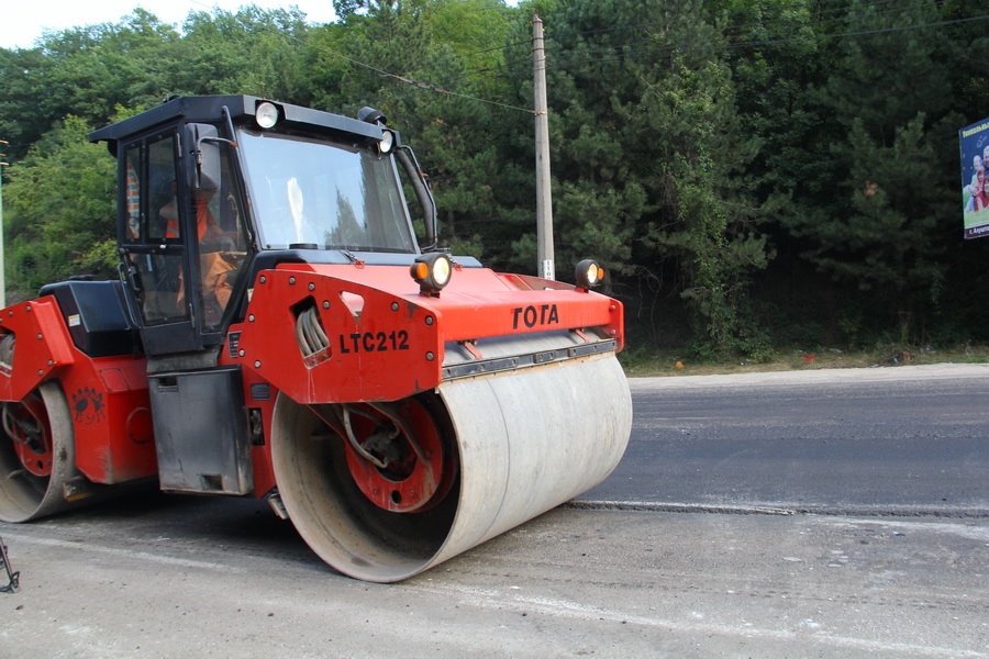 Реконструкцию 5 км ялтинской трассы закончат к октябрю Ремонт дорог, Реконструкцию 5 км ялтинской трассы закончат к октябрю