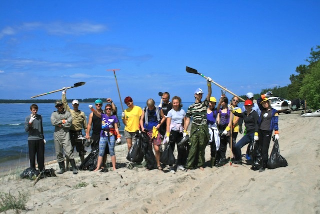 Волонтеры уберут мусор с берега Азовского моря Субботник, Волонтеры уберут мусор с берега Азовского моря