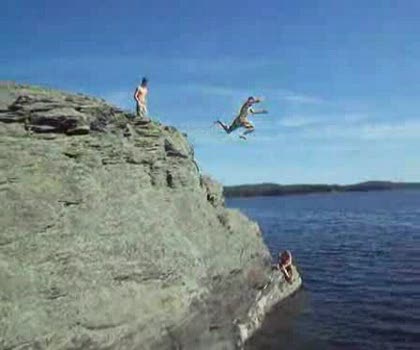 В Ялте киевлянин травмировал позвоночник, неудачно прыгнув в море Происшествие, В Ялте киевлянин травмировал позвоночник, неудачно прыгнув в море