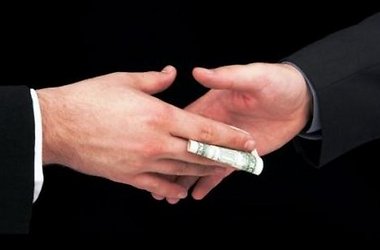 Коррупция, В Саках попался на взятке пожарный