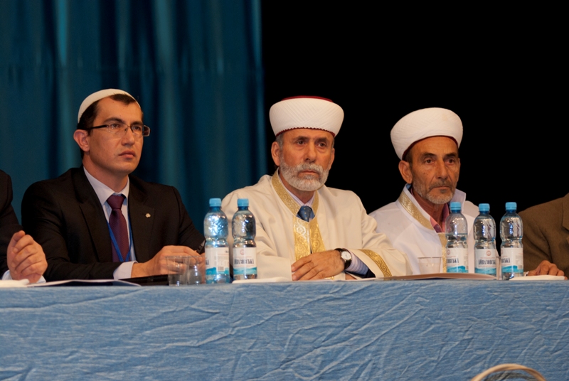 Муфтият, ДУМК, Мусульмане Крыма решили не менять своего муфтия