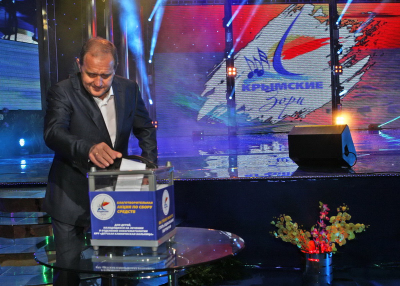 Благотворительность, Партия регионов увеличит вдвое сумму, собранную на гала-концерте «Крымские зори»