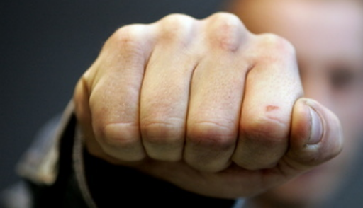 В Севастополе охранники магазина до смерти забили мужчину Убийство, В Севастополе охранники магазина до смерти забили мужчину