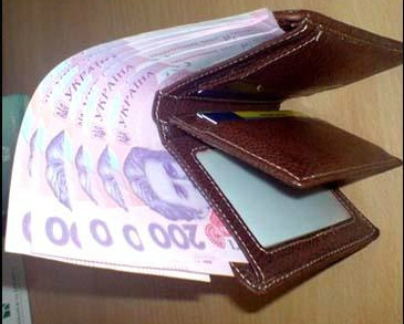 Зарплата, В Крыму 80% зарплат превышает 3 тыс. грн.