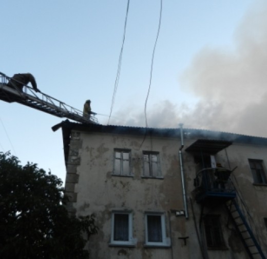 На ремонт кровли сгоревшего в Гаспре дома выделят 2,5 млн. грн. Пожар, На ремонт кровли сгоревшего в Гаспре дома выделят 2,5 млн. грн.