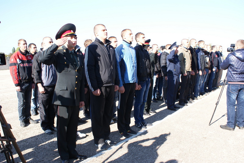 В Крыму первые 57 призывников отправились на службу Призыв, В Крыму первые 57 призывников отправились на службу