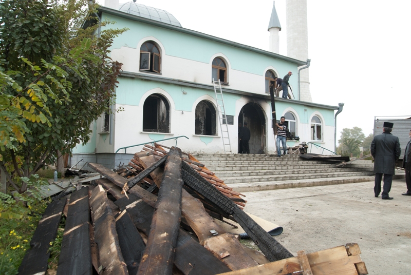 Пожар, Центральную мечеть Сакского района подожгли, – ДУМК
