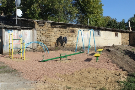 В Симферополе появилась новая детская площадка Детская площадка, В Симферополе появилась новая детская площадка