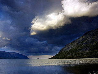 штормовое предупреждение, В Крыму объявлено штормовое предупреждение
