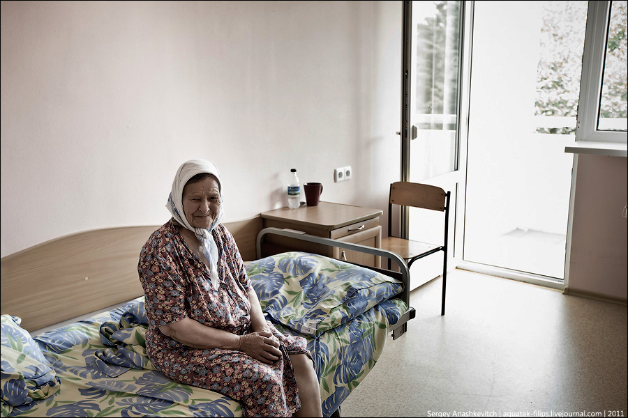 интернат, На очереди в интернаты Крыма состоит около 300 человек 