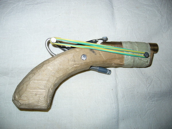 В Крыму задержали пьяного с самодельным пистолетом Оружие, В Крыму задержали пьяного с самодельным пистолетом