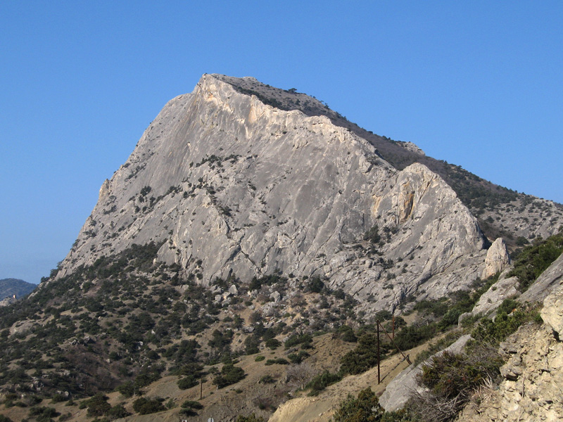 Спасатели сняли двух туристов с горы в Судаке Происшествие, Спасатели сняли двух туристов с горы в Судаке