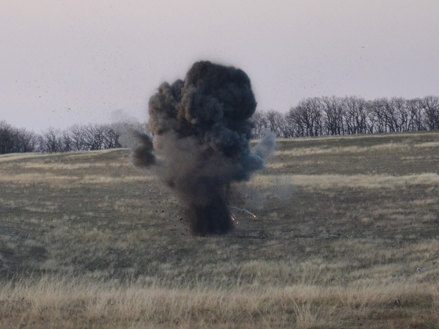 В Крыму уничтожили 127 тротиловых шашек Боеприпасы, разборка боеприпасов, Взрыв бойлера, В Крыму уничтожили 127 тротиловых шашек