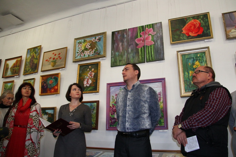 В Симферополе открылась биеннале самодеятельных художников Выставка, В Симферополе открылась биеннале самодеятельных художников