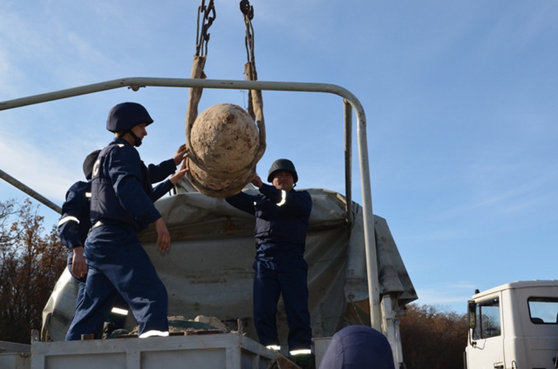 В Севастополе уничтожили немецкую авиационную бомбу Боеприпасы, В Севастополе уничтожили немецкую авиационную бомбу