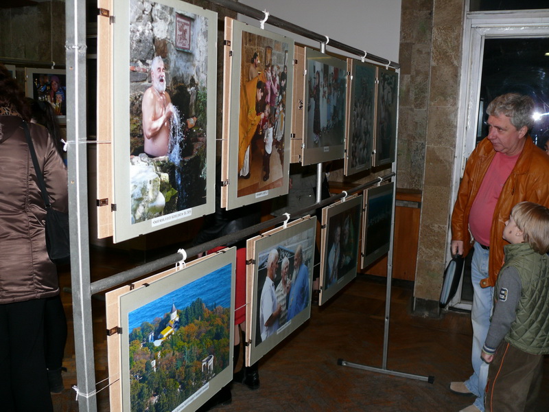 Выставка, В Ялте открылась выставка духовной фотографии 