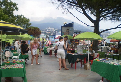 стихийная торговля, Сотрудники горсовета Ялты смогут штрафовать стихийных торговцев