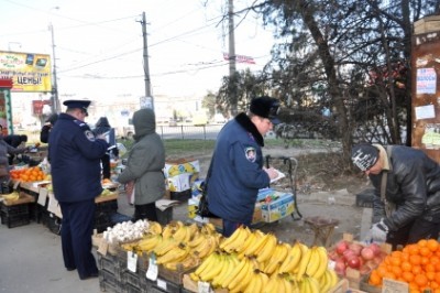 Мэр Ялты обвинил сотрудников милиции в пособничестве стихийным торговцам стихийная торговля, Мэр Ялты обвинил сотрудников милиции в пособничестве стихийным торговцам