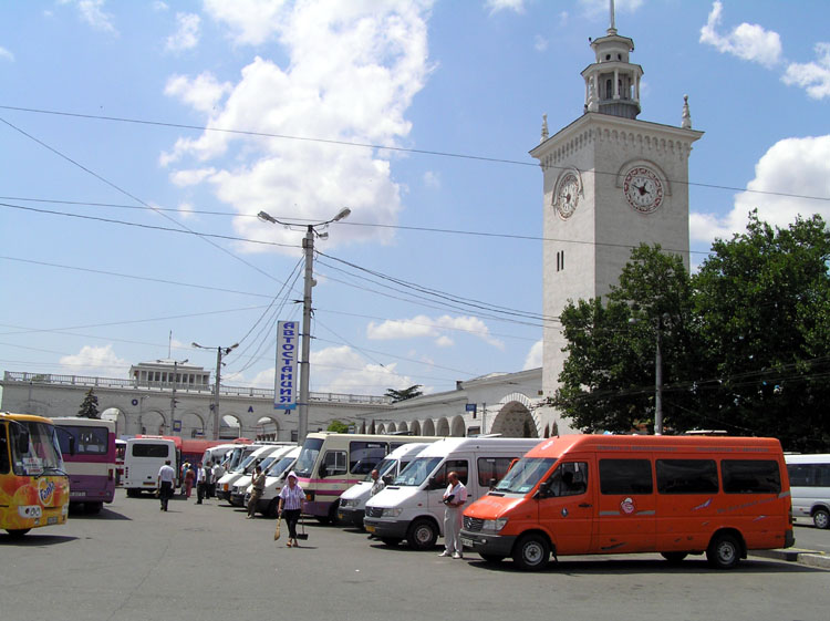 Перевозчики, Крымские перевозчики предложили повысить цену на проезд в междугороднем транспорте 