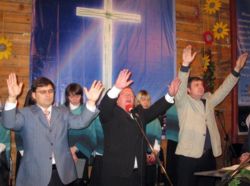 В Крыму вне закона действует 682 религиозные общины Религиозные организации, В Крыму вне закона действует 682 религиозные общины