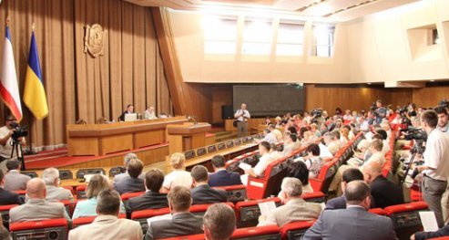 политическая ситуация в Украине, Парламент Крыма осудил попытку свержения власти