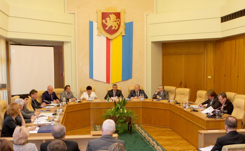 Президиум парламента Крыма призвал не допустить отставки Кабмина политическая ситуация в Украине, Президиум парламента Крыма призвал не допустить отставки Кабмина