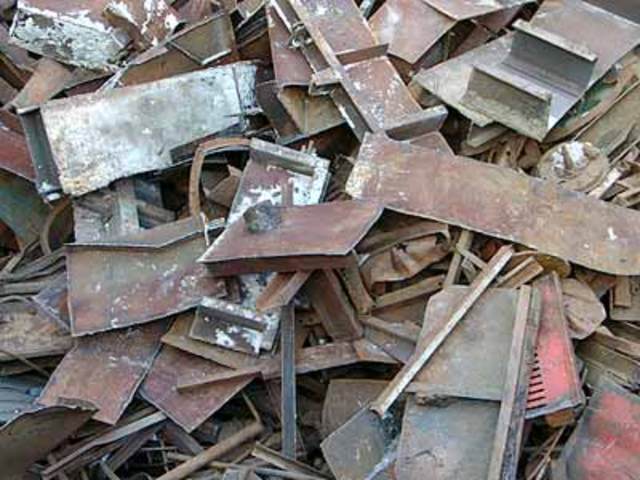 Владелец нелегального пункта приема металла в Крыму хранил наркотики и оружие Наркотики, Владелец нелегального пункта приема металла в Крыму хранил наркотики и оружие