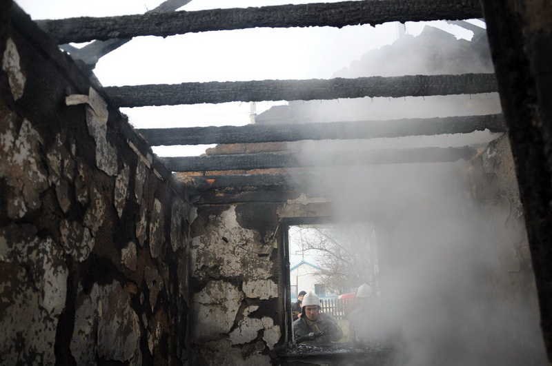 В Красноперекопском районе двое погибли на пожаре Пожар, В Красноперекопском районе двое погибли на пожаре