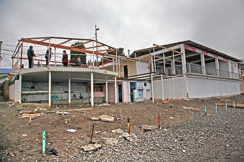 В Алуште увеличилось число опасных объектов Строительство, В Алуште увеличилось число опасных объектов