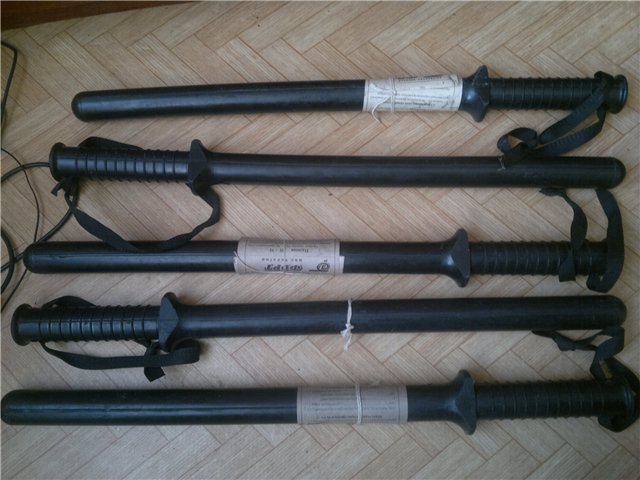 В Крыму задержали автомобиль, полный резиновых дубинок Происшествие, В Крыму задержали автомобиль, полный резиновых дубинок