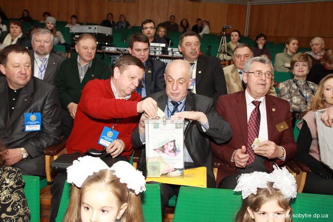 Благотворительность, Ко Дню святого Николая в Симферополе пройдет благотворительный аукцион