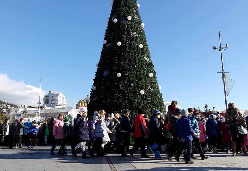Городская елка, В Ялте открыли городскую елку