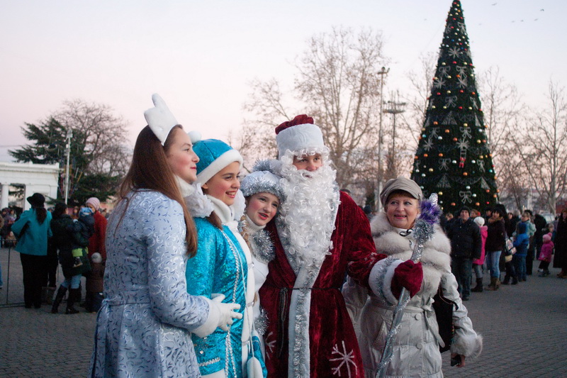 В Севастополе начали отмечать Новый год Городская елка, В Севастополе начали отмечать Новый год