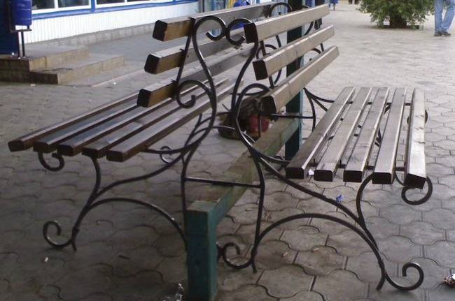 В Алуште обновят дизайн городских скамеек Благоустройство, В Алуште обновят дизайн городских скамеек