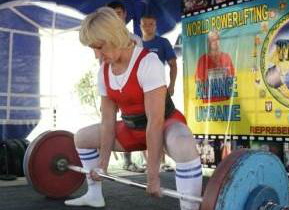 пауэрлифтинг, Сотрудница крымского ГСЧС поставила мировой рекорд в двоеборье