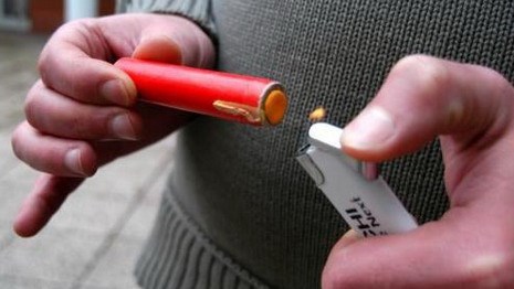 В Симферополе подросток кинул петарду в 2-летнюю девочку Происшествие, В Симферополе подросток кинул петарду в 2-летнюю девочку