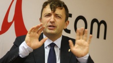 Нардеп от «Свободы», обвиняемый в растрате средств Евромайдана, пытался драться с милиционерами в суде Нардеп от «Свободы», обвиняемый в растрате средств Евромайдана, пытался драться с милиционерами в суде